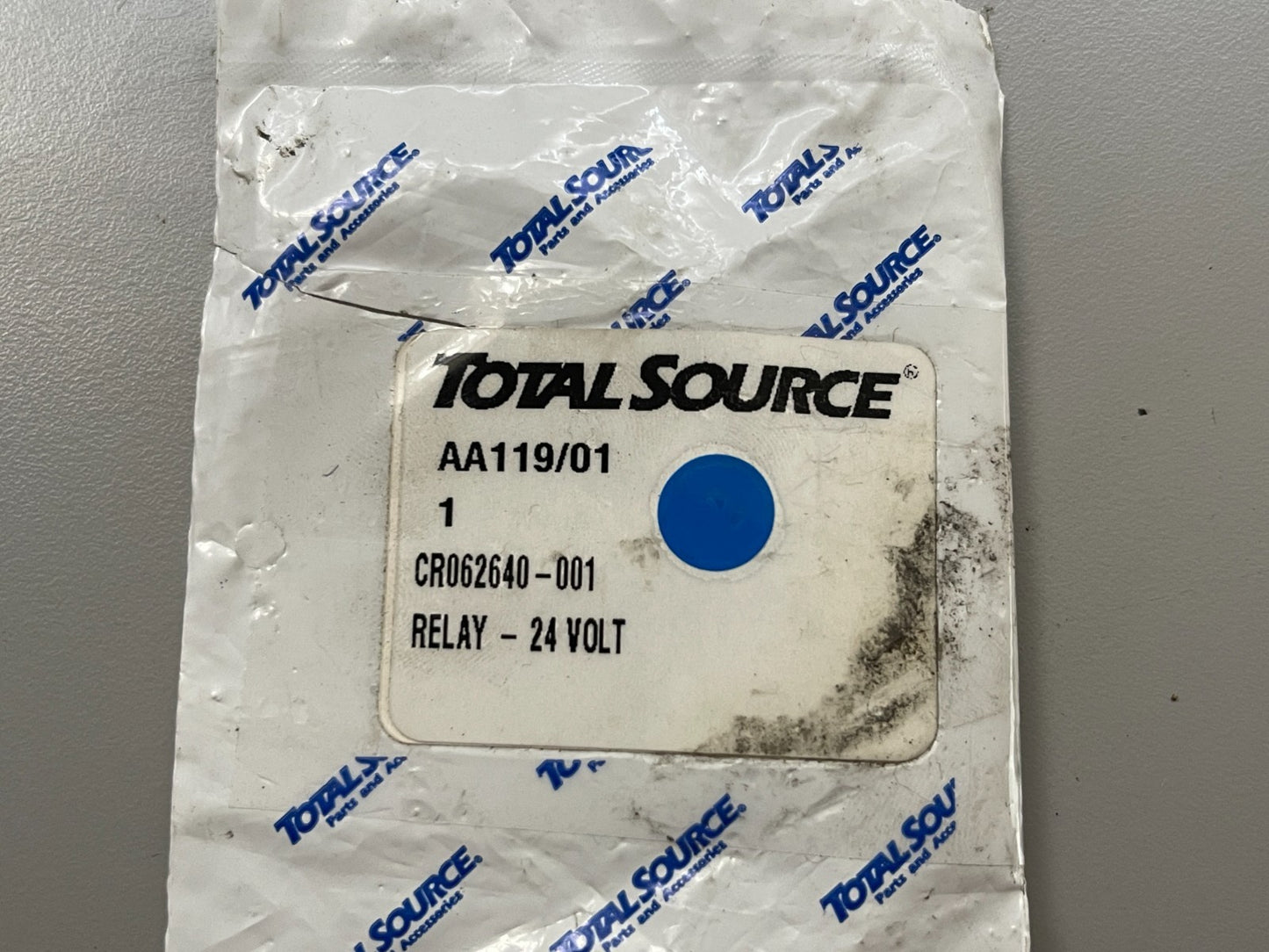 *NEW* 0720 Total Source 24V Relay CR062640-001 Replaces: Crown 062640-001