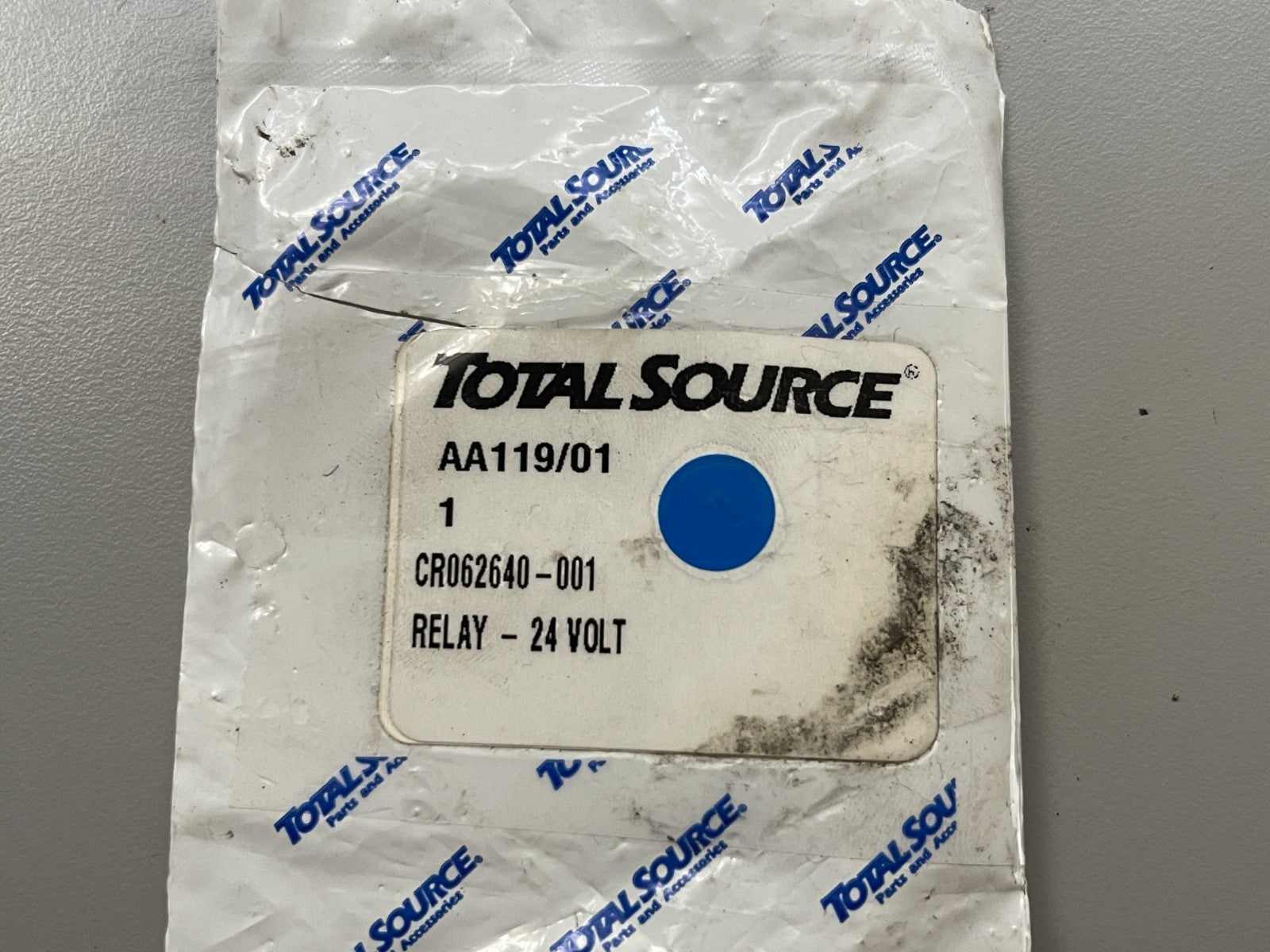 *NEW* 0720 Total Source 24V Relay CR062640-001 Replaces: Crown 062640-001