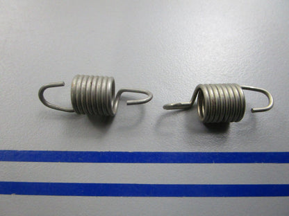 NEW OEM (LOT OF 2) 315176 0315176 OMC Johnson Evinrude Starter Lock Spring 0810