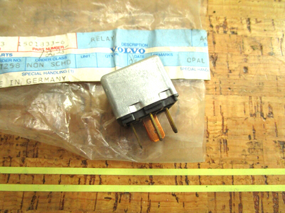 *NEW OEM* 0750 Volvo Penta RELAY 1501833