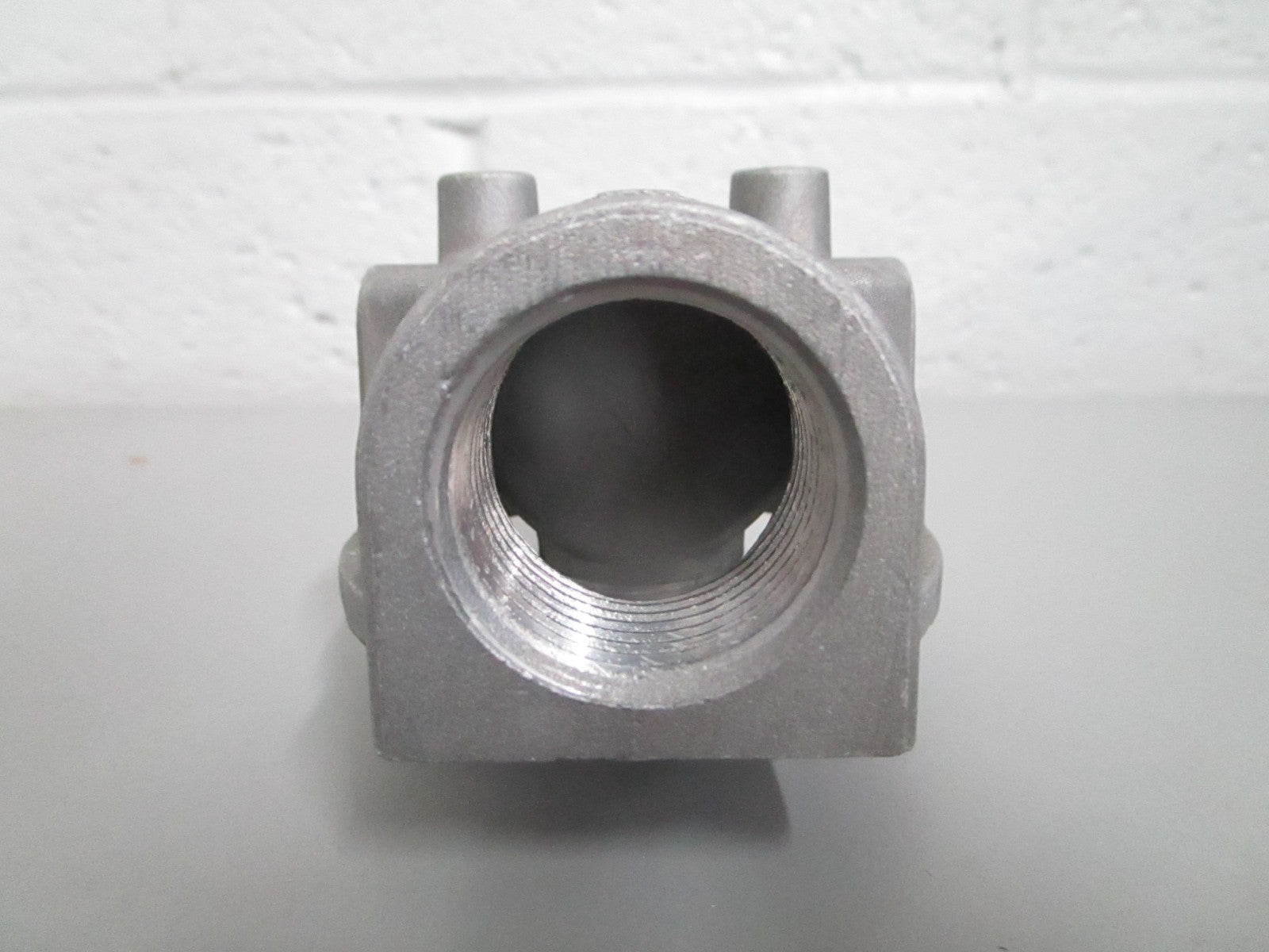 NEW FB1307 Baldwin Fuel Filter Base 0820