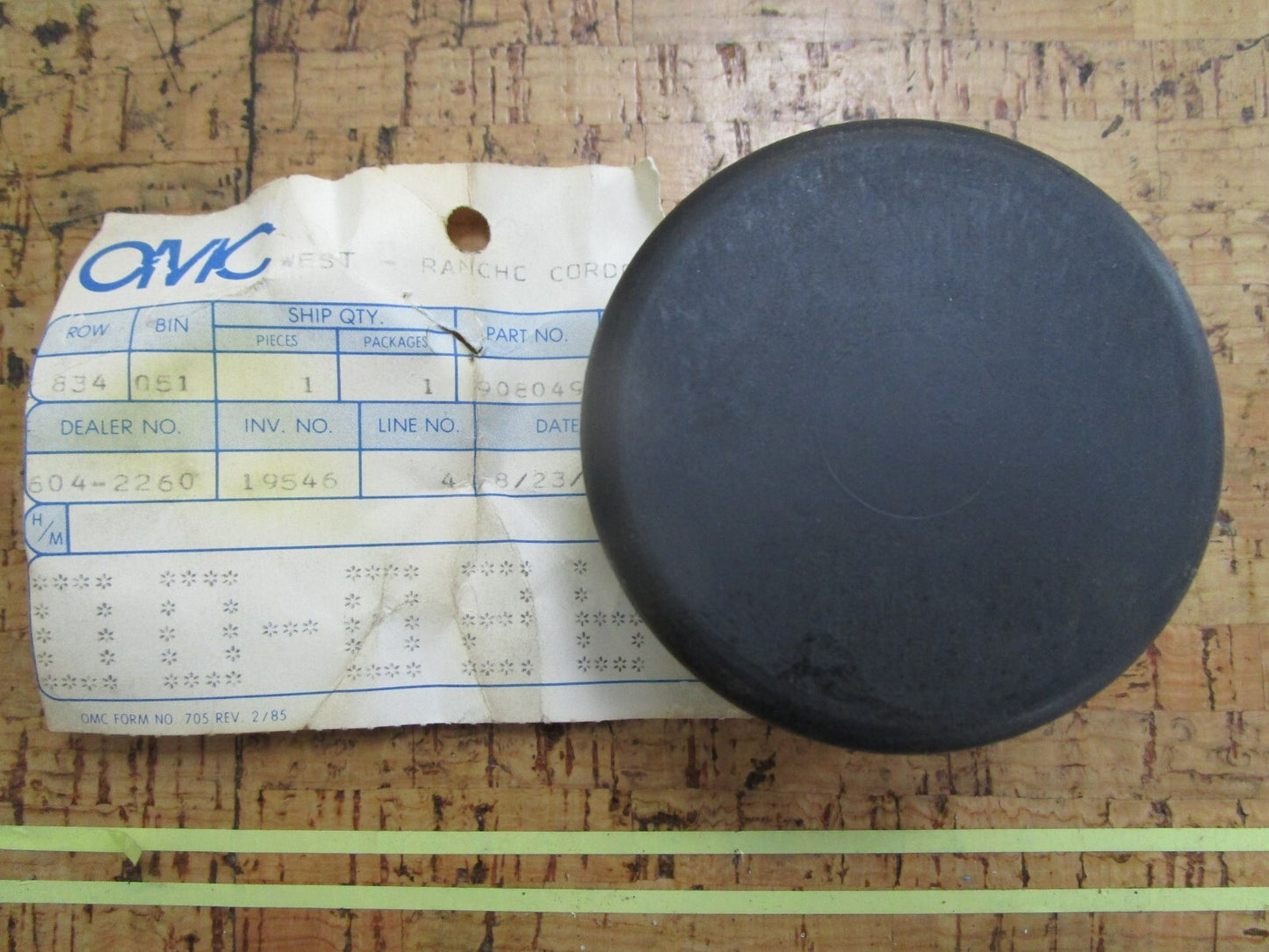 *NEW OEM* 0810 OMC Johnson Evinrude Rubber Cap 908049 0908049