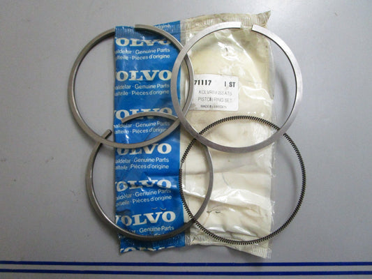 *NEW OEM* 0820 Volvo Penta Piston Ring Kit 271117