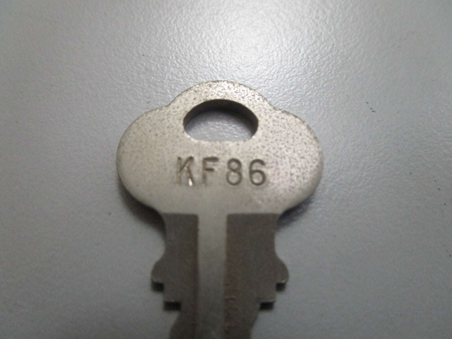 *NEW OEM* 0810 OMC Johnson Evinrude Ignition Key KF86 501601 0501601