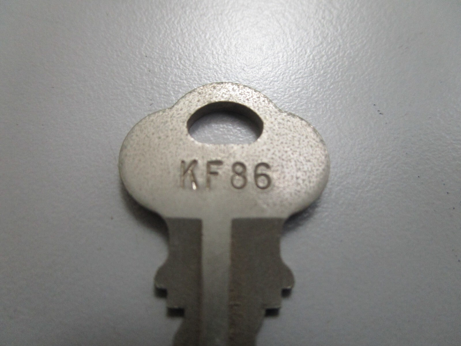 *NEW OEM* 0810 OMC Johnson Evinrude Ignition Key KF86 501601 0501601