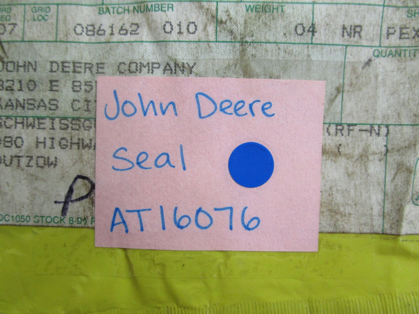 *NEW OEM* 0820 John Deere Seal AT16076