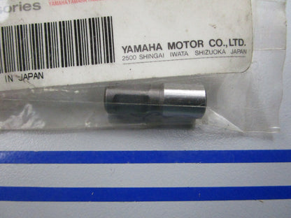NEW OEM 8K4-47577-00-00 Yamaha Connector 0810