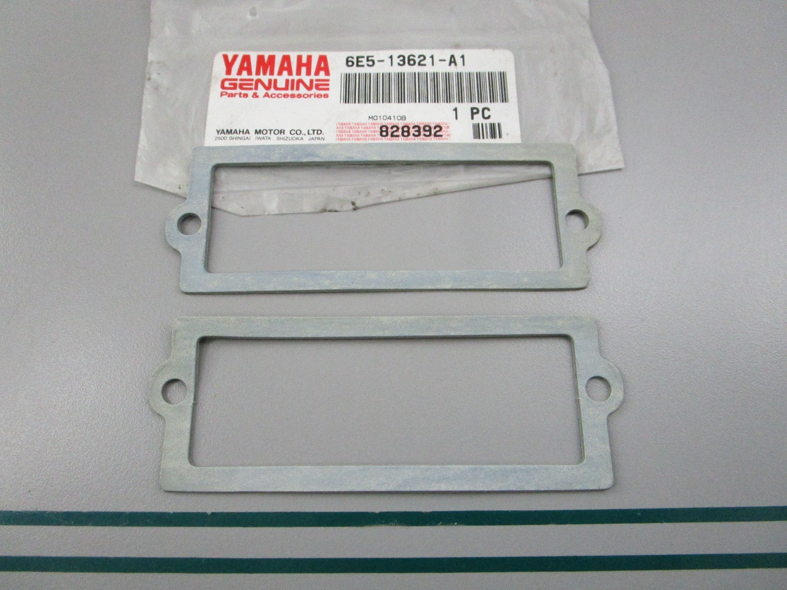 NEW OEM (LOT OF 2) 6E5-13621-A1-00 Yamaha Gasket 0810