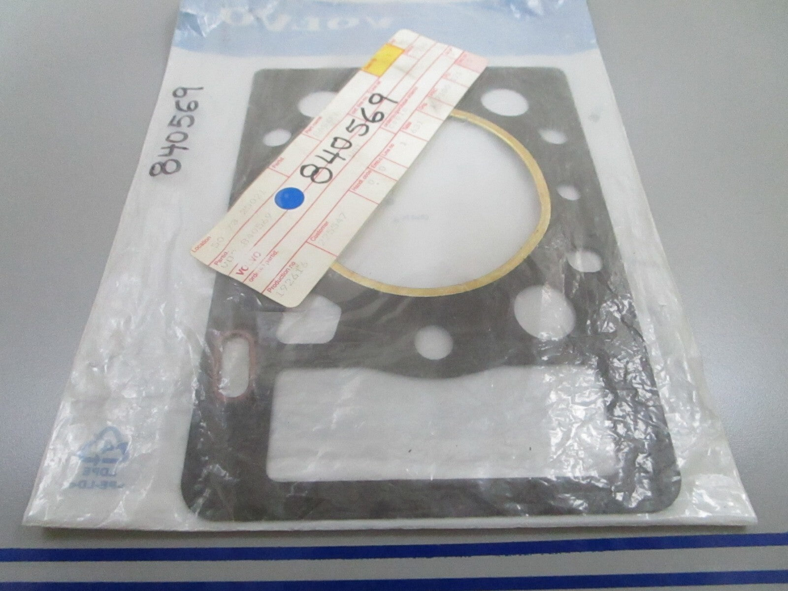 *NEW OEM* 0810 Volvo Penta Gasket 840569