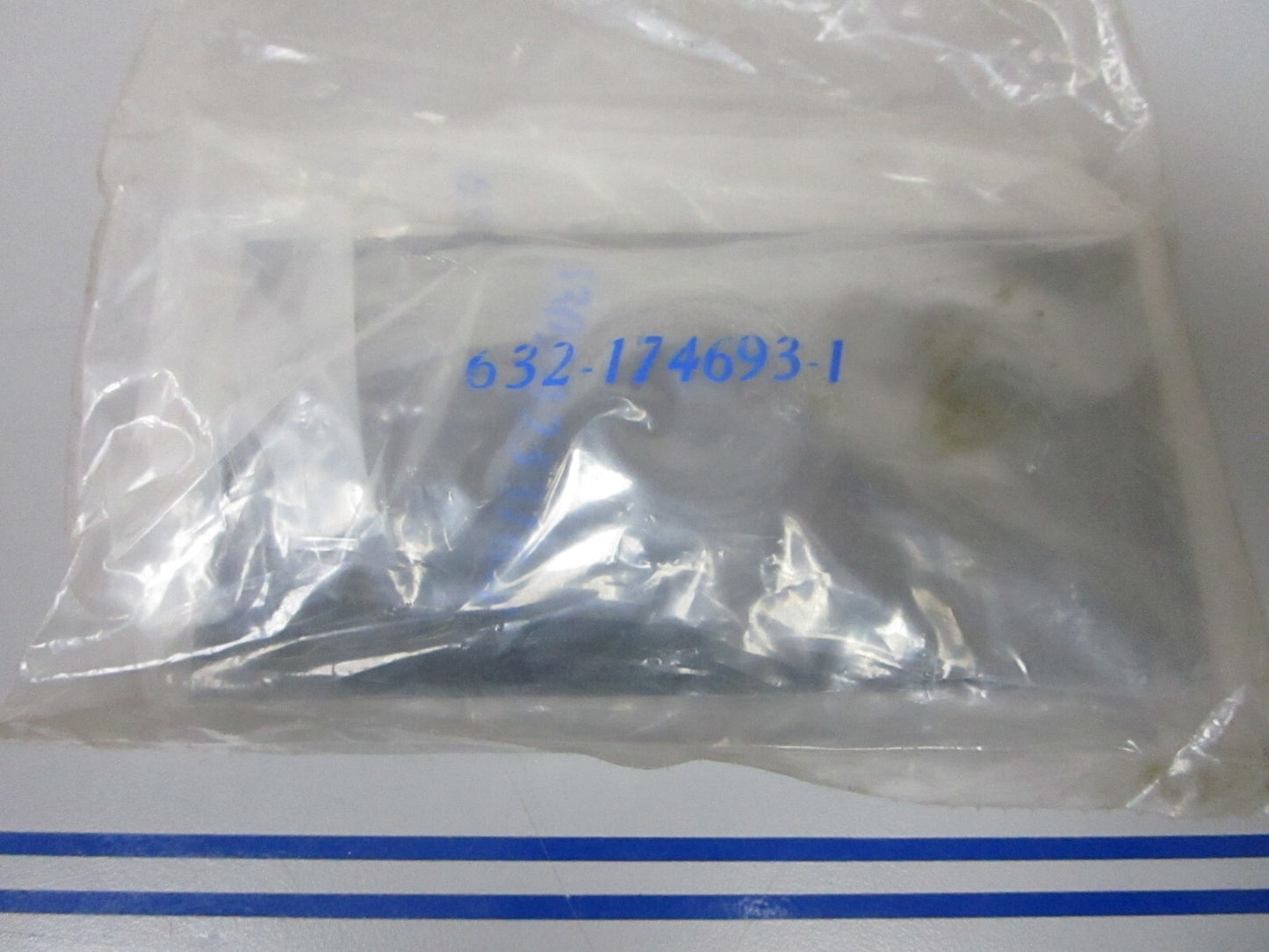 *NEW OEM* 0810 OMC Johnson Evinrude Bezel Kit 174693 0174693