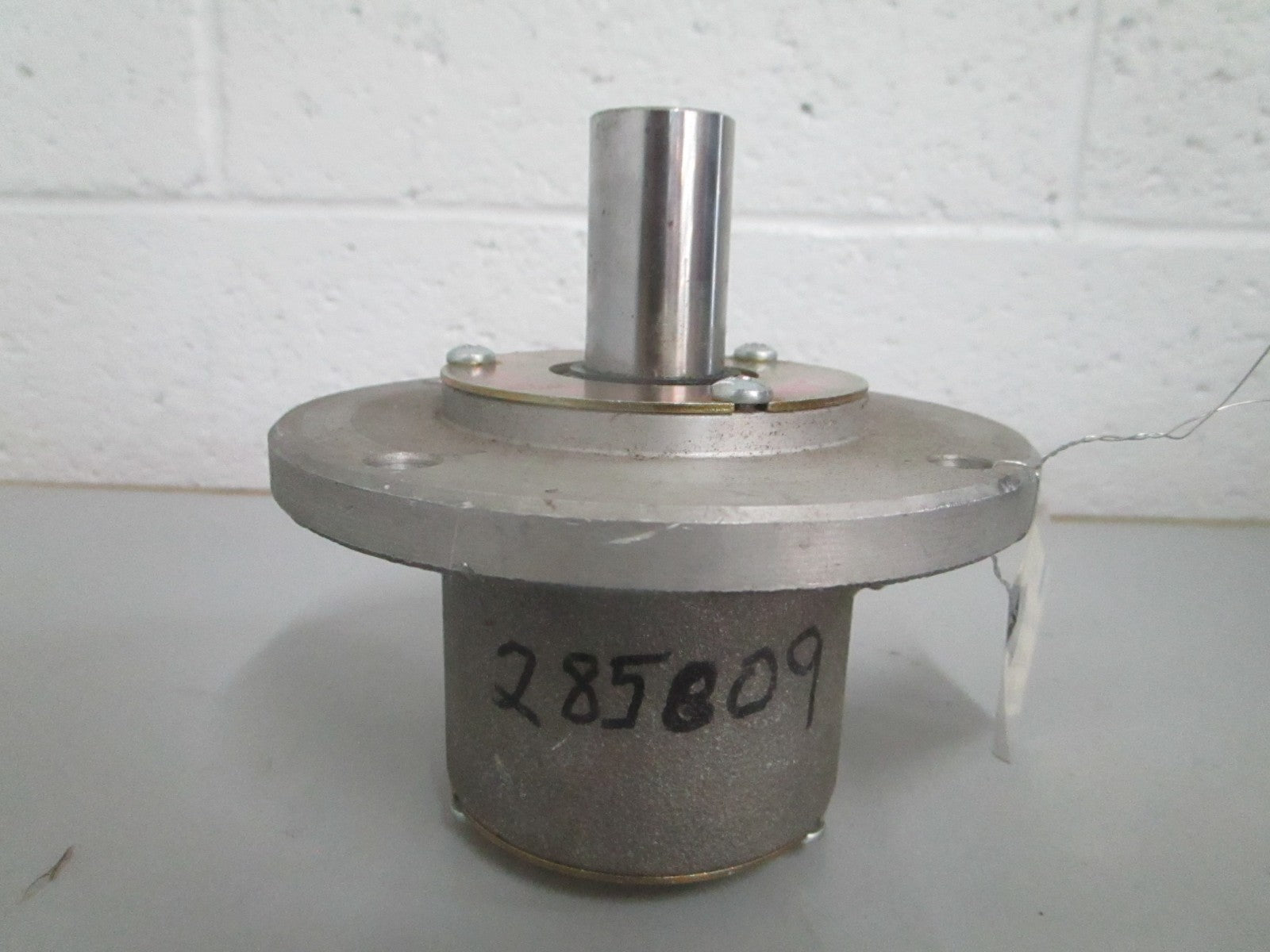 *NEW* 0820 Stens Spindle Assy 285-809 Fits Bobcat