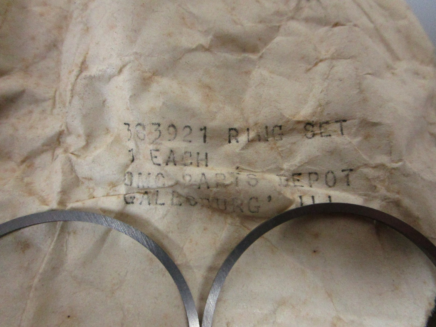 NEW OEM 383921 0383921 OMC Johnson Evinrude 2 Piston Ring .020 Assembly 0720