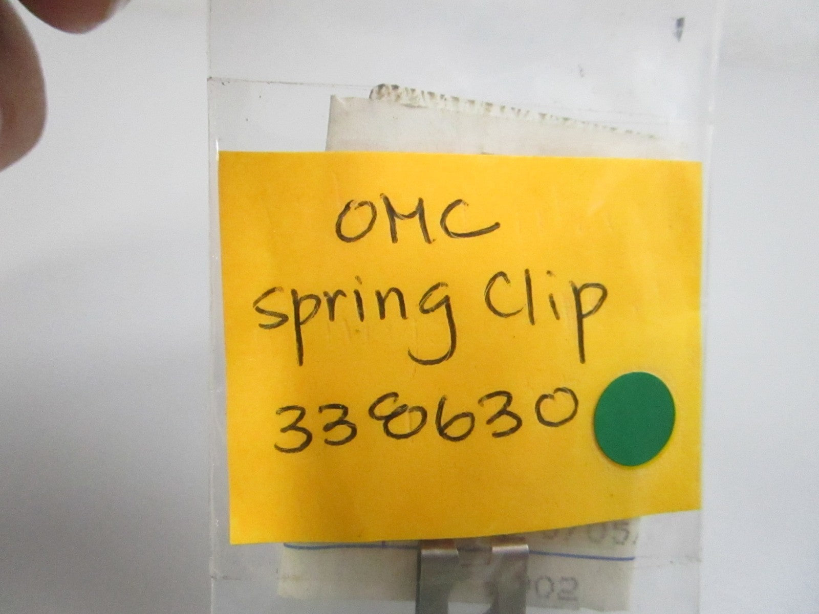 NEW OEM 338630 0338630 OMC Johnson Evinrude Spring Clip 0810