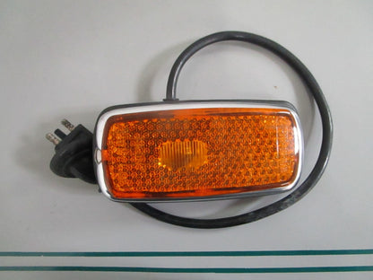 NEW OEM 0008260441 Mercedes-Benz RH Front Side Marker Light 0820