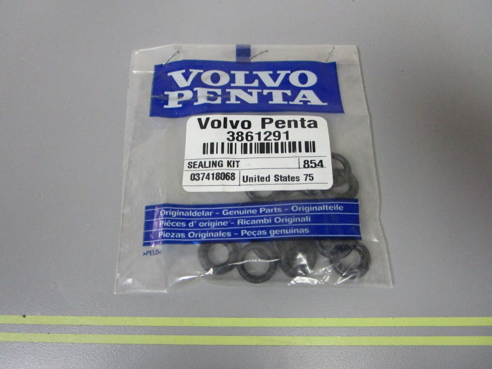 *NEW OEM* 0810 Volvo Penta Sealing Kit 3861291