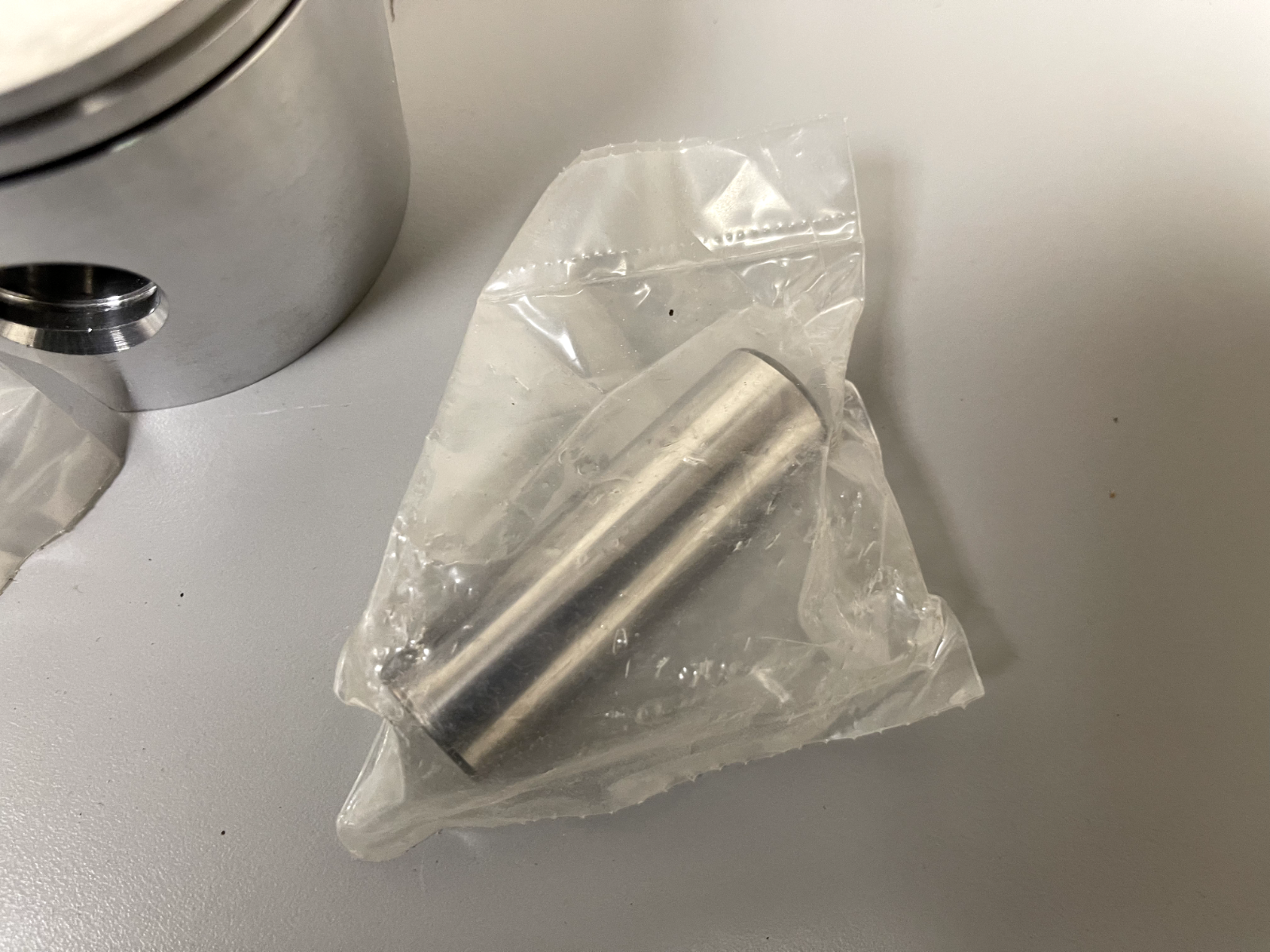 *NEW OEM* 0670 Mercury Quicksilver Port Piston 7446A11