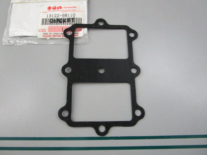 NEW OEM 13122-98110 Suzuki Gasket 0810