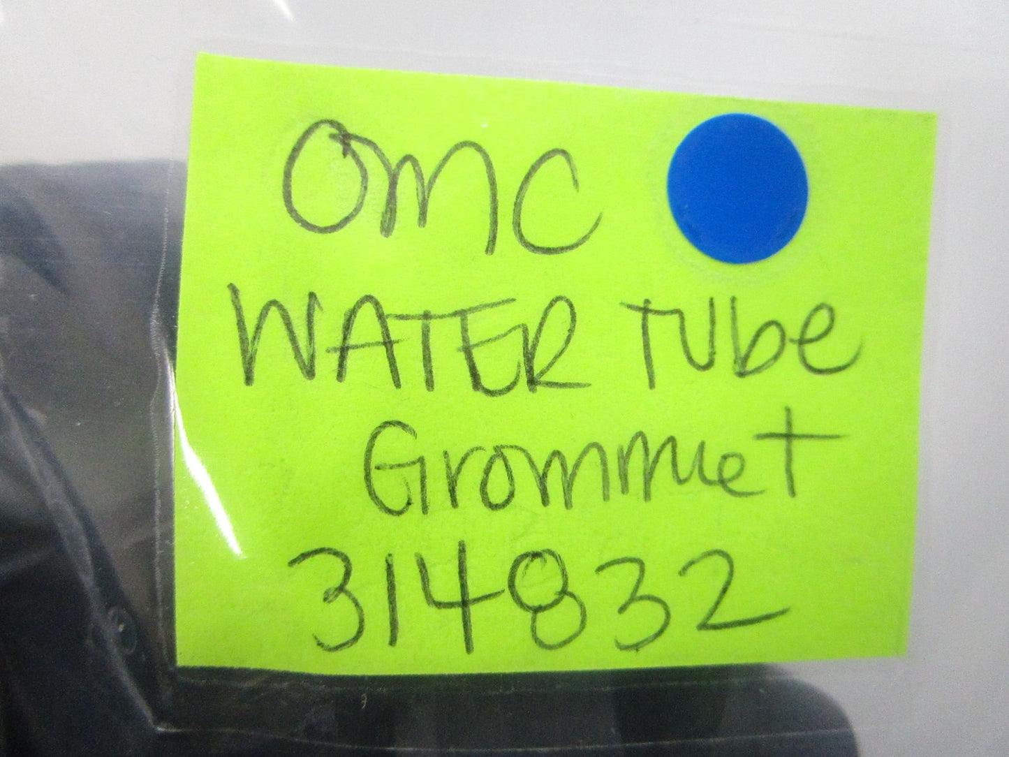 NEW OEM 314832 0314832 OMC Johnson Evinrude Water Tube Grommet 0810