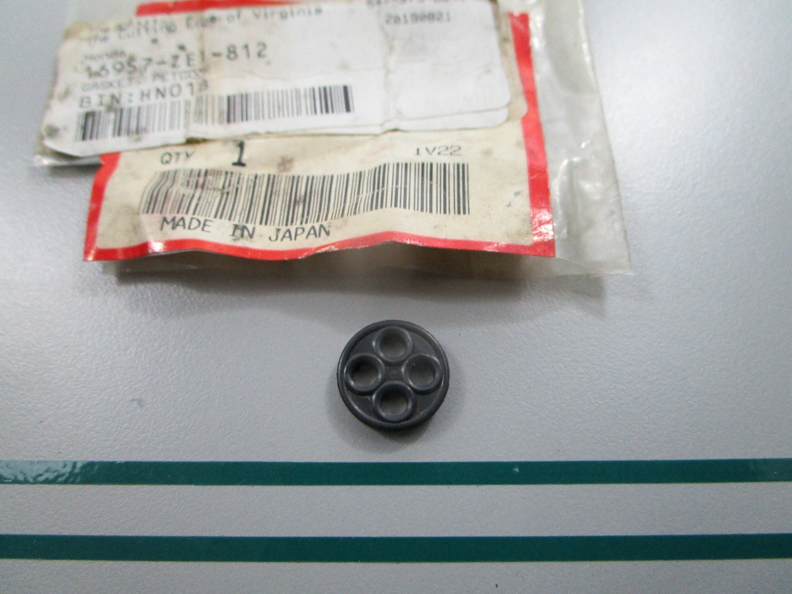 NEW OEM 16957-ZE1-812 Honda Petcock Gasket 0810
