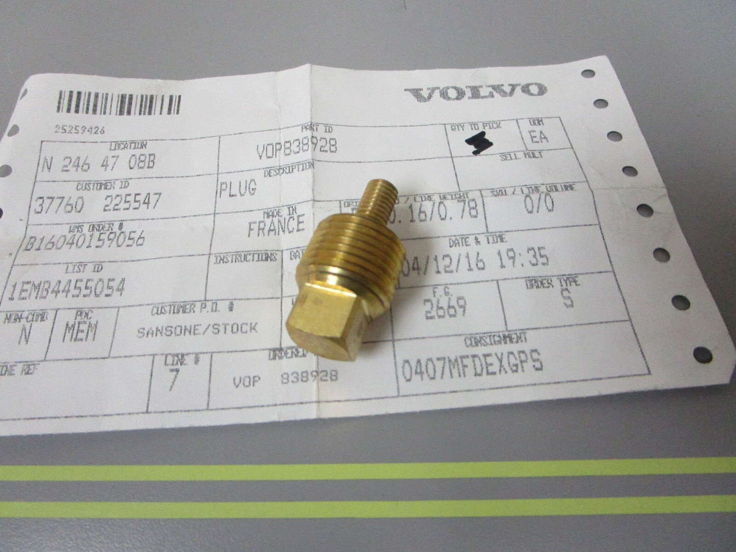 *NEW OEM* 0810 Volvo Penta Anode Plug 838928