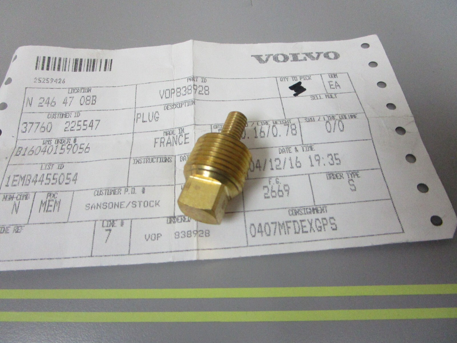 *NEW OEM* 0810 Volvo Penta Anode Plug 838928