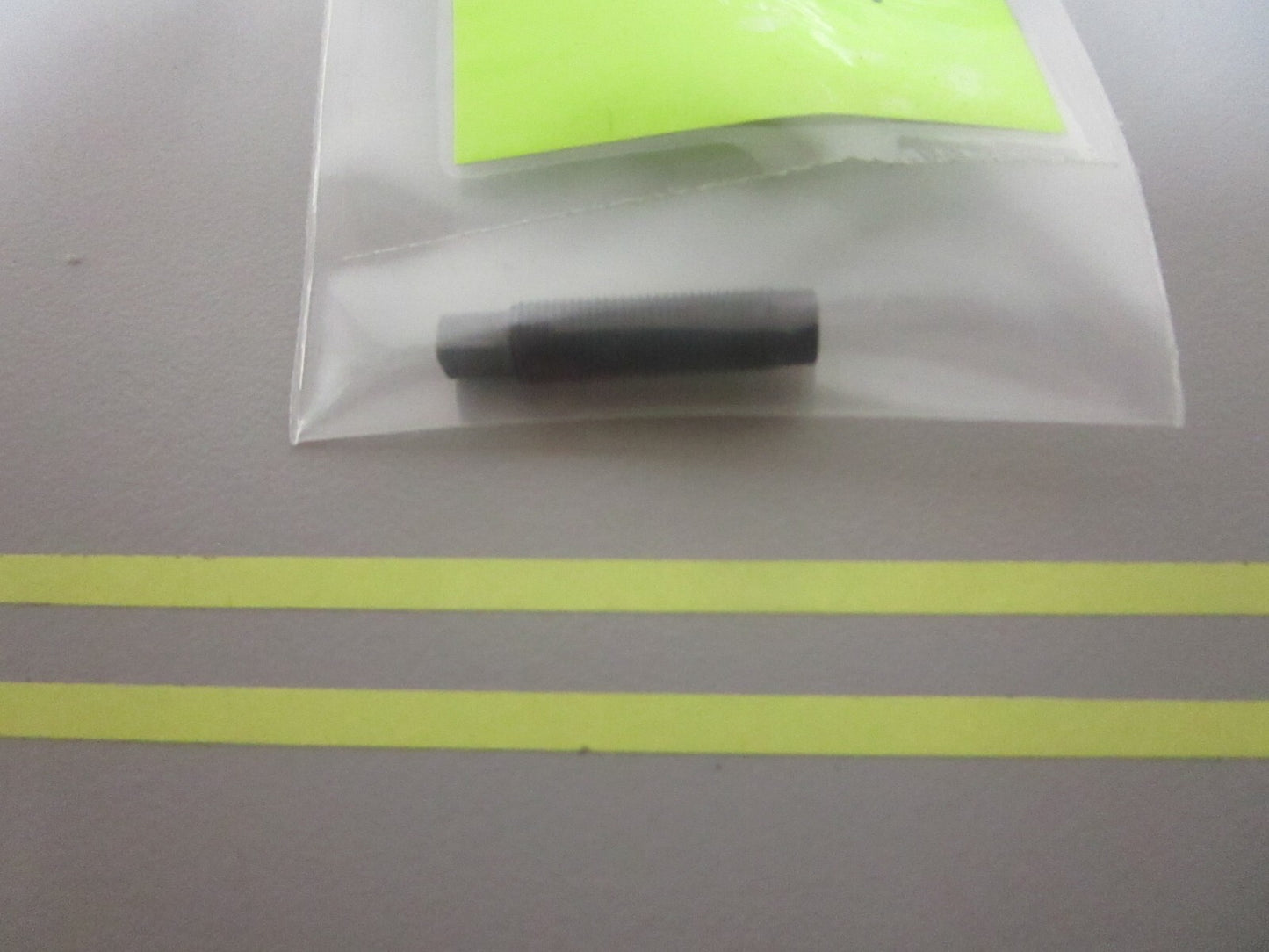 *NEW OEM* 0810 OMC Johnson Evinrude Adjustment Screw 337233 0337233