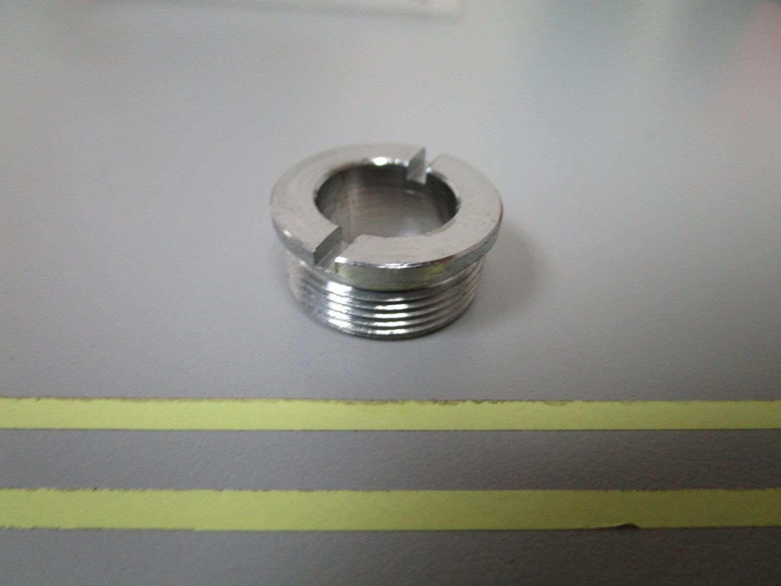 *NEW OEM* 0810 Volvo Penta Bushing 814640