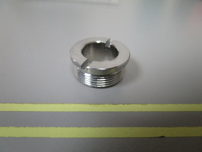 *NEW OEM* 0810 Volvo Penta Bushing 814640