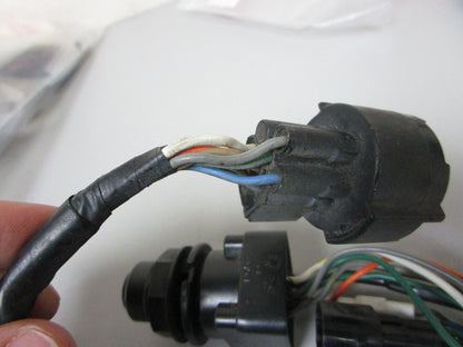 *NEW OEM* 0720 Suzuki Ignition Switch & Key Assembly Key # 16