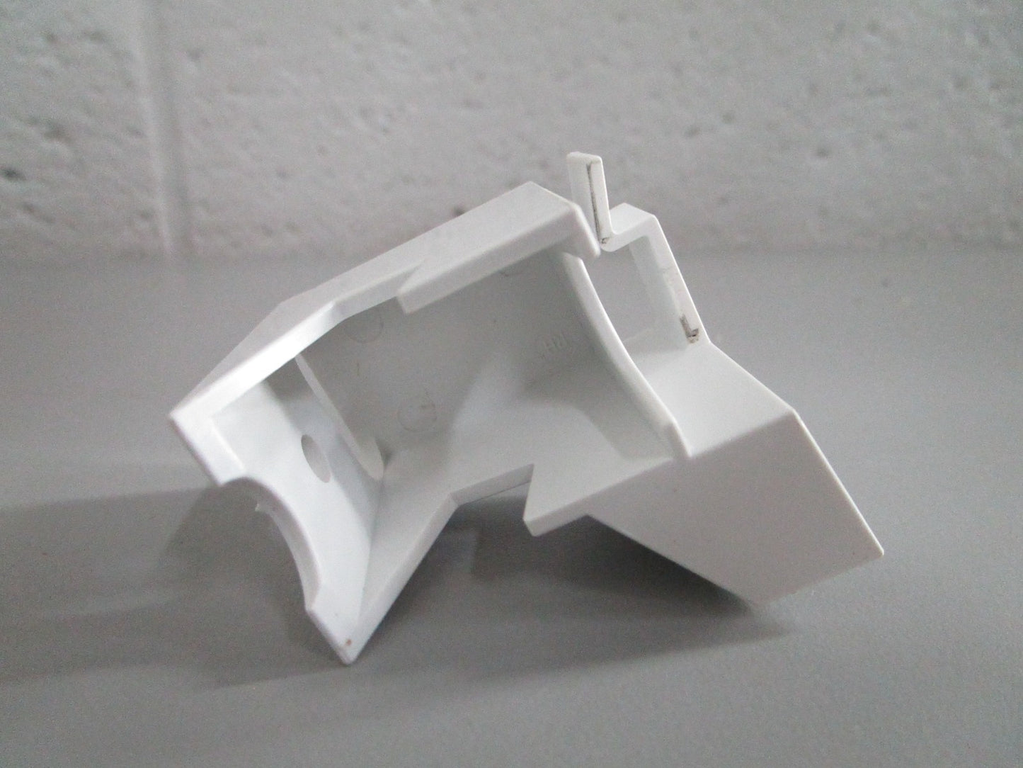 NEW OEM 7042734 Sub-Zero Wire Guide 0820