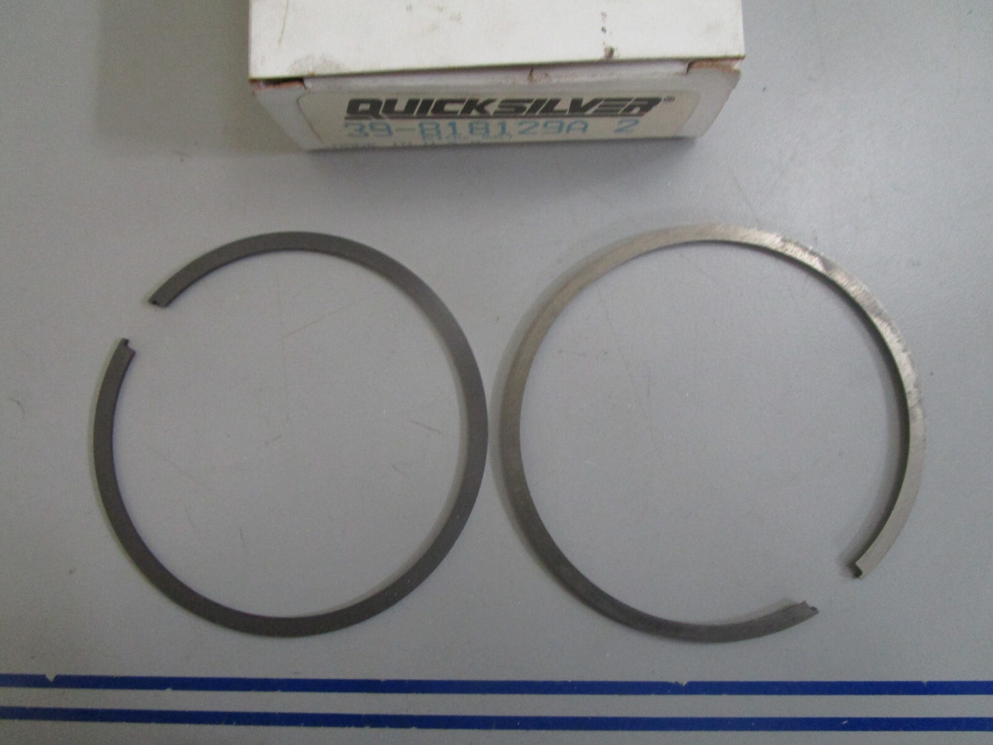 *NEW OEM* 0810 Mercury Quicksilver 2 Piston Ring Set 39-818129A2