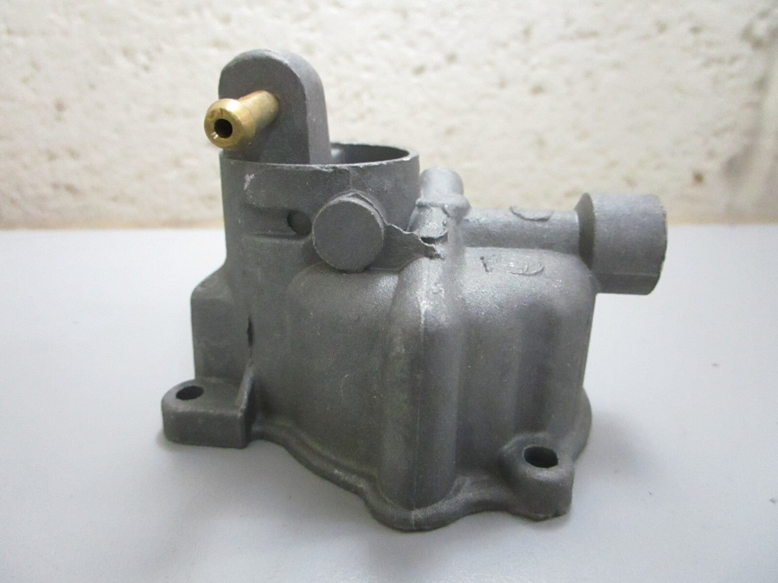 *NEW OEM* 0820 OMC Johnson Evinrude Carburetor Bowl 377785 0377785