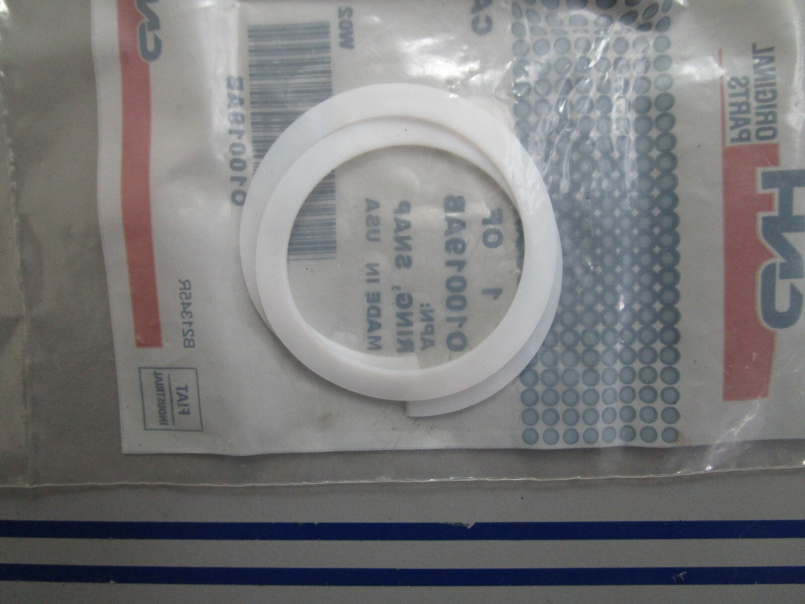 *NEW OEM* 0820 Case New Holland Snap Ring 010019AB