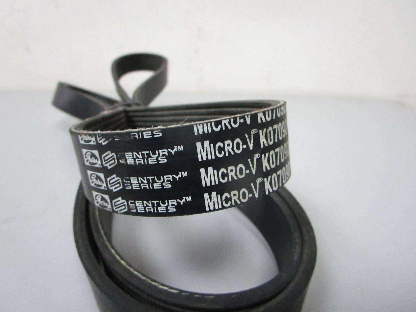 NEW K070901 Gates Micro-V Serpentine Belt 0720