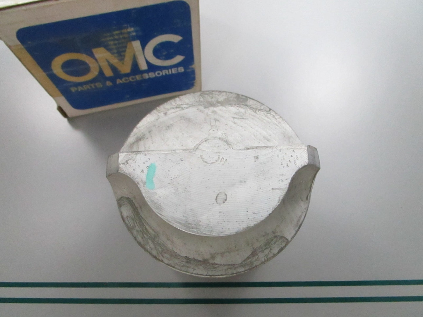 NEW OEM 390981 0390981 OMC Johnson Evinrude Piston 0810