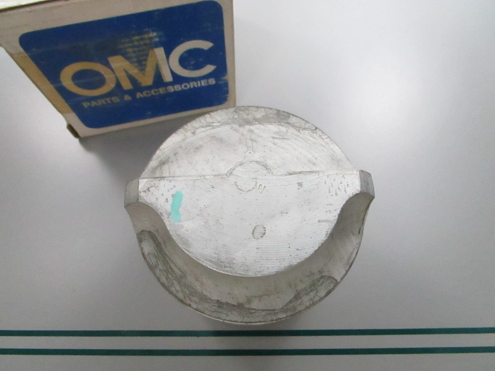 NEW OEM 390981 0390981 OMC Johnson Evinrude Piston 0810