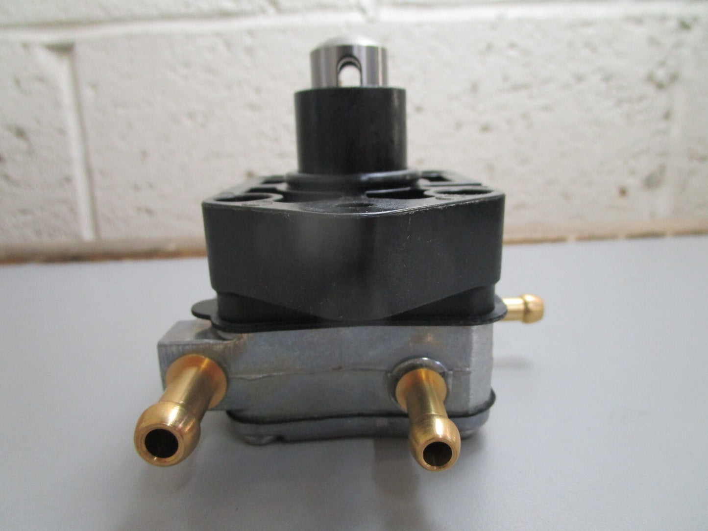 *NEW OEM* 0820 Mercury Quicksilver Fuel Pump 8M0141827 8M4504411