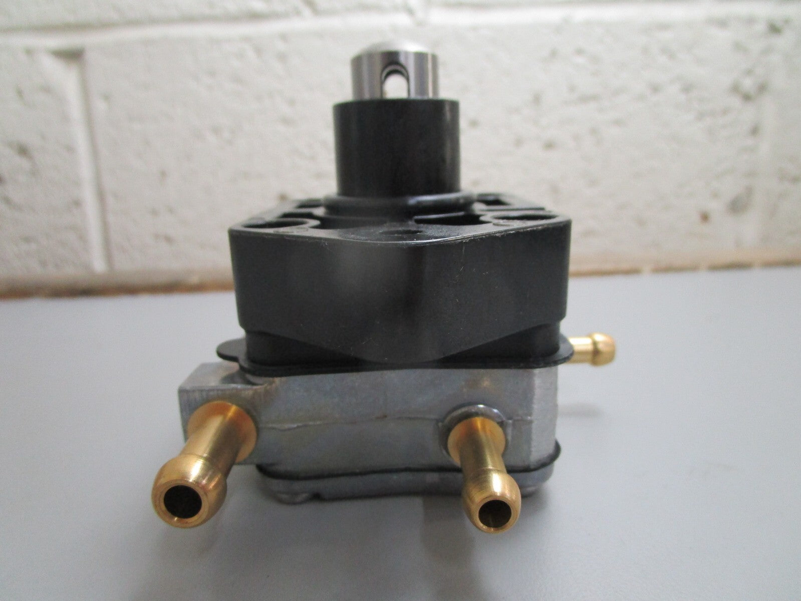 *NEW OEM* 0820 Mercury Quicksilver Fuel Pump 8M0141827 8M4504411