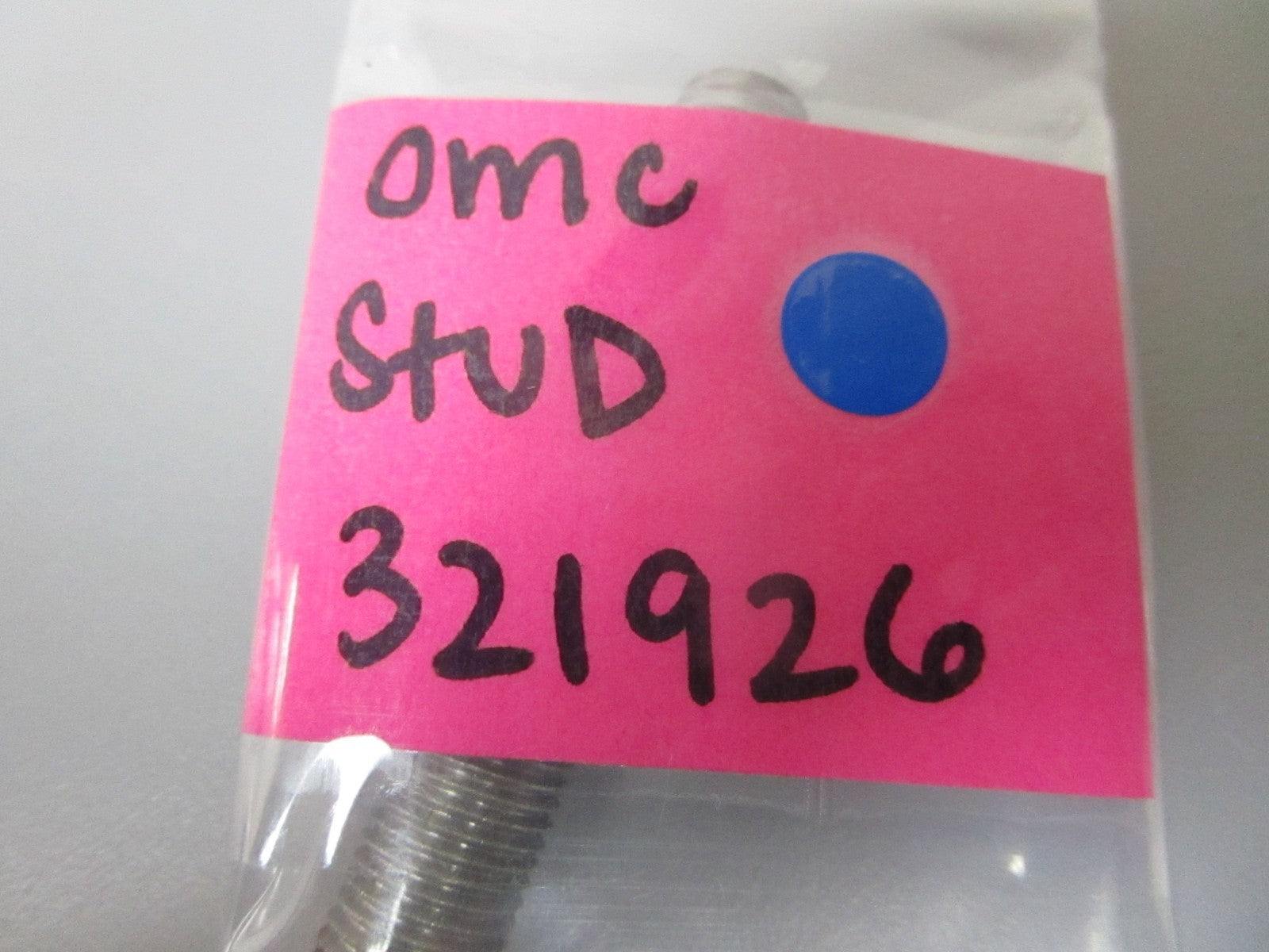 NEW OEM 321926 0321926 OMC Johnson Evinrude Stud 0720