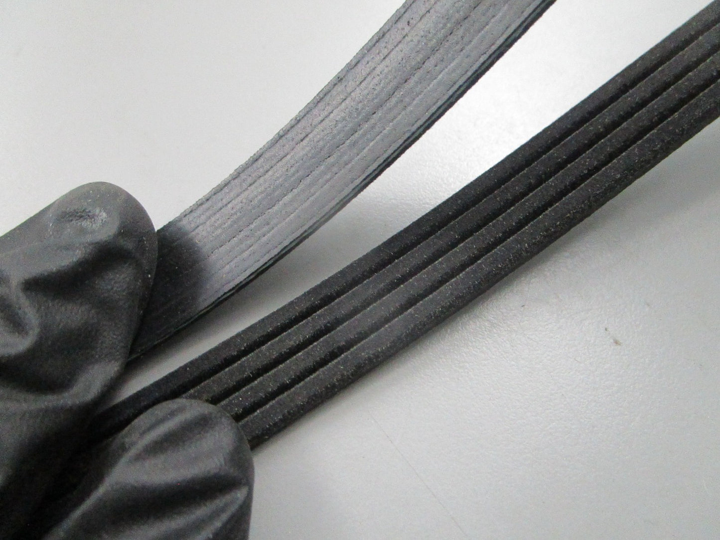 NEW K040420 Gates Micro-V Serpentine Belt 0810