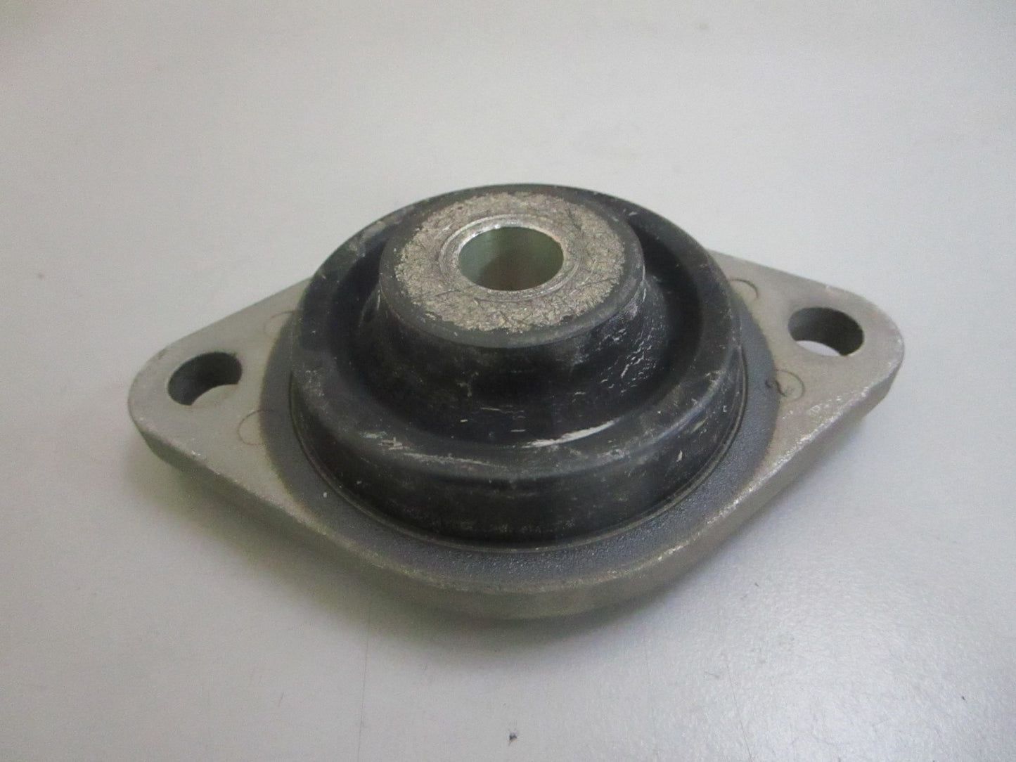 *NEW OEM* 0820 Volvo Penta Rubber Cushion 3853806