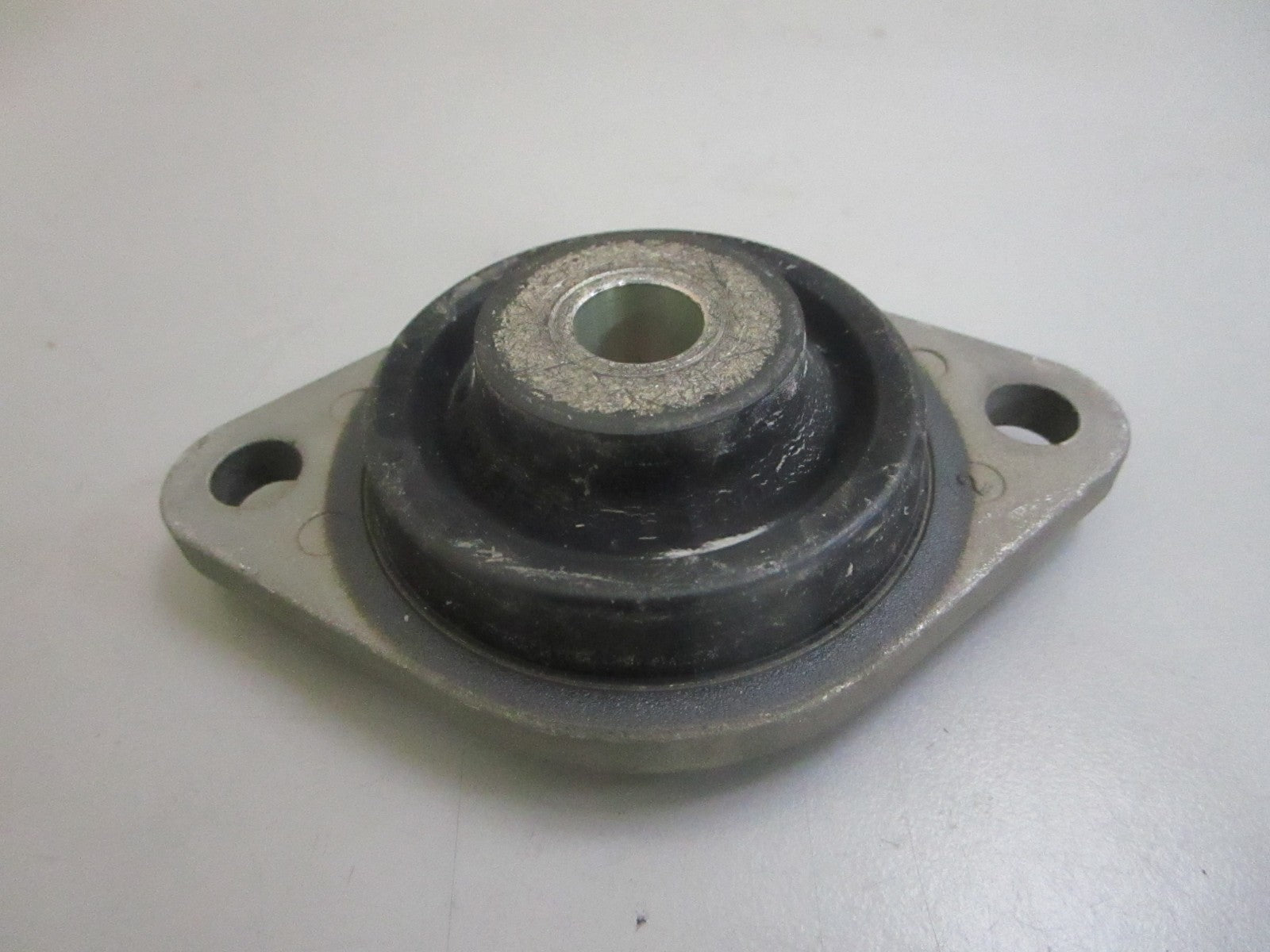 *NEW OEM* 0820 Volvo Penta Rubber Cushion 3853806