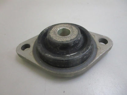 *NEW OEM* 0820 Volvo Penta Rubber Cushion 3853806