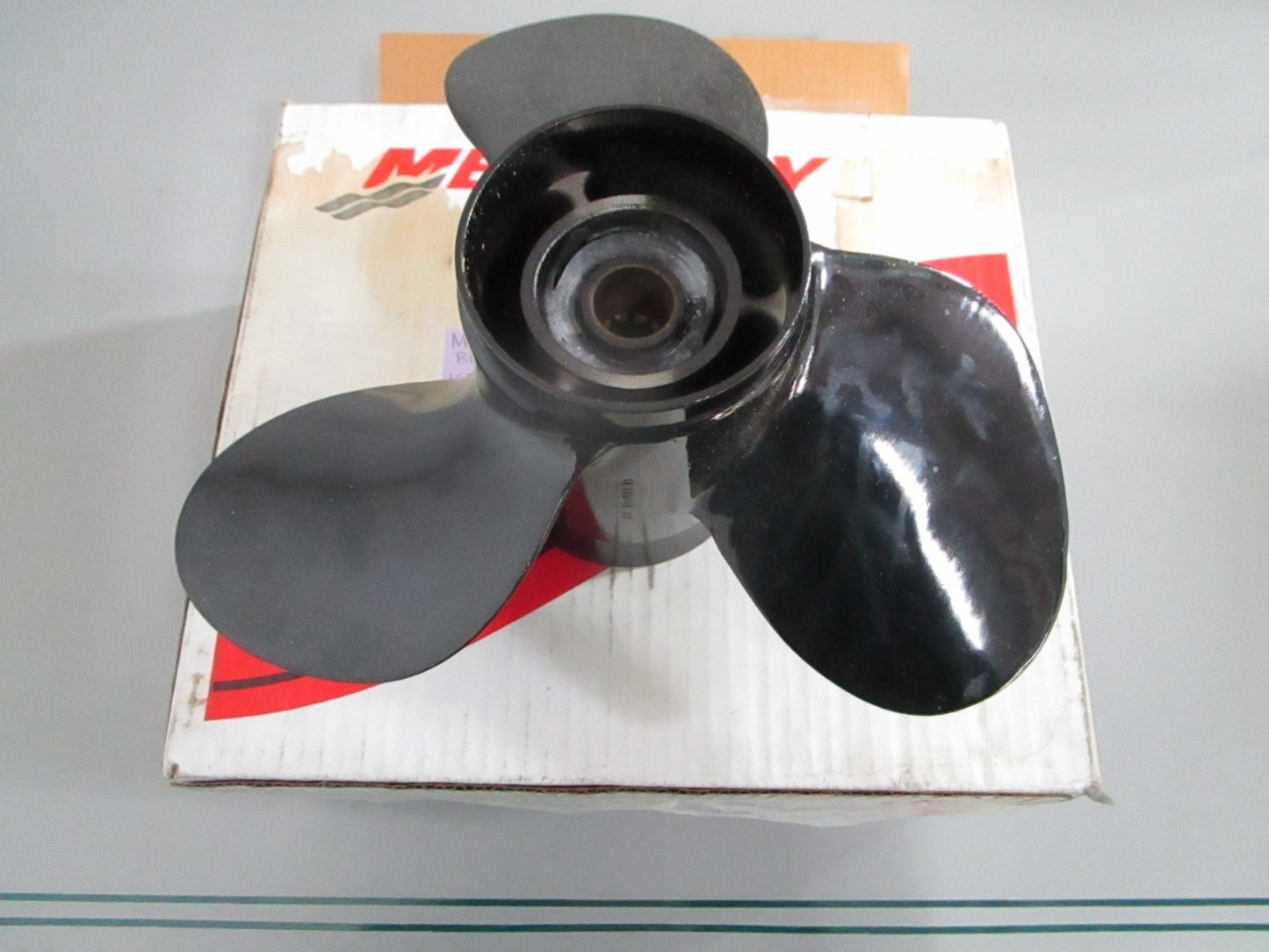 NEW OEM 48-33774A1 Mercury Black Max 10⅞ × 10 Propeller 0820