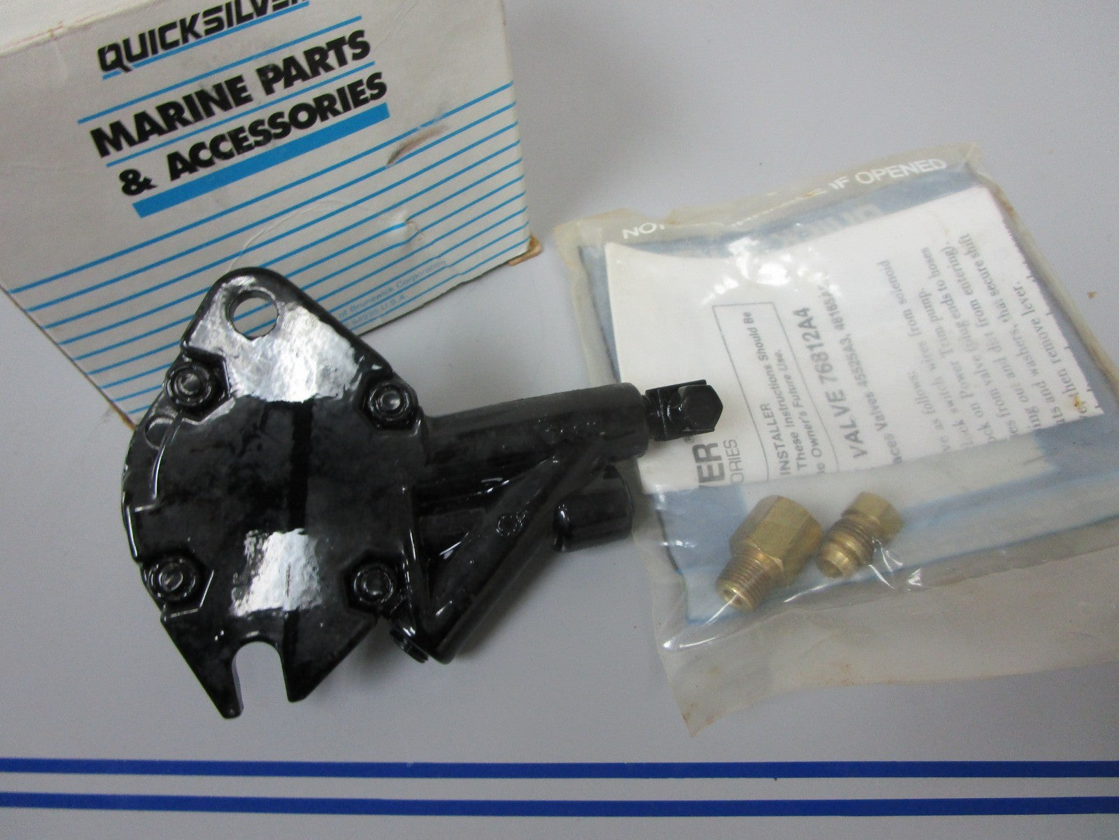 *NEW OEM* 0720 Mercury Mercruiser Reverse Lock Valve Body Assembly 76812T4