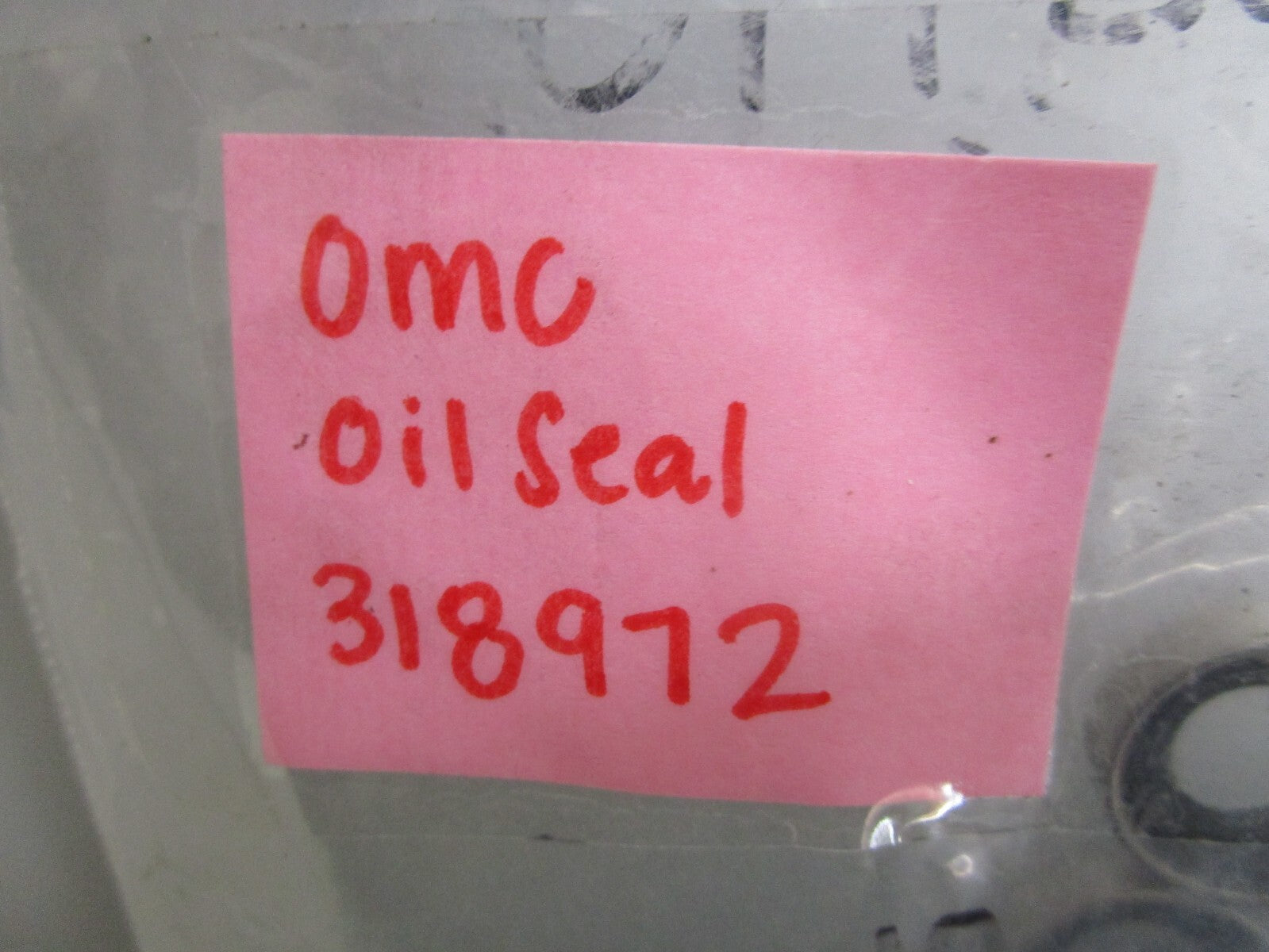 *NEW OEM* (LOT OF 2) 0810 OMC Johnson Evinrude Oil Seal 318972 0318972
