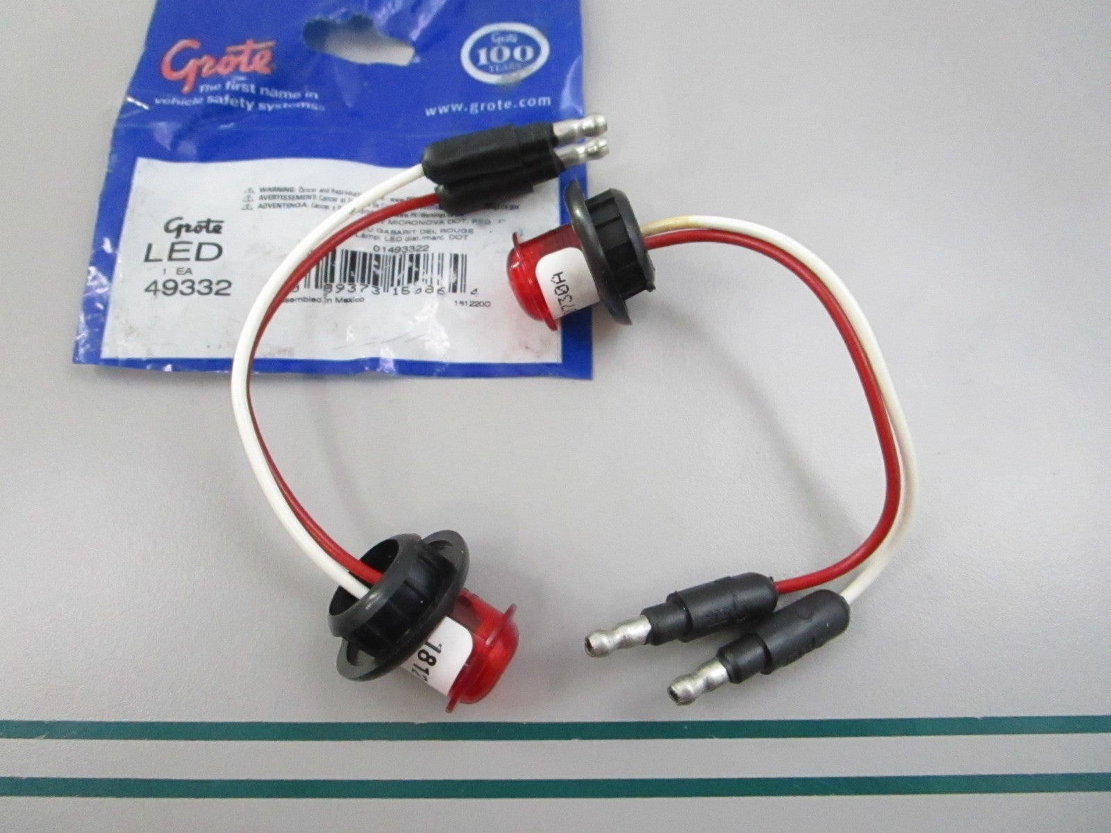 NEW (LOT OF 2) 49332 Grote Red 12V MicroNova Dot LED 0810