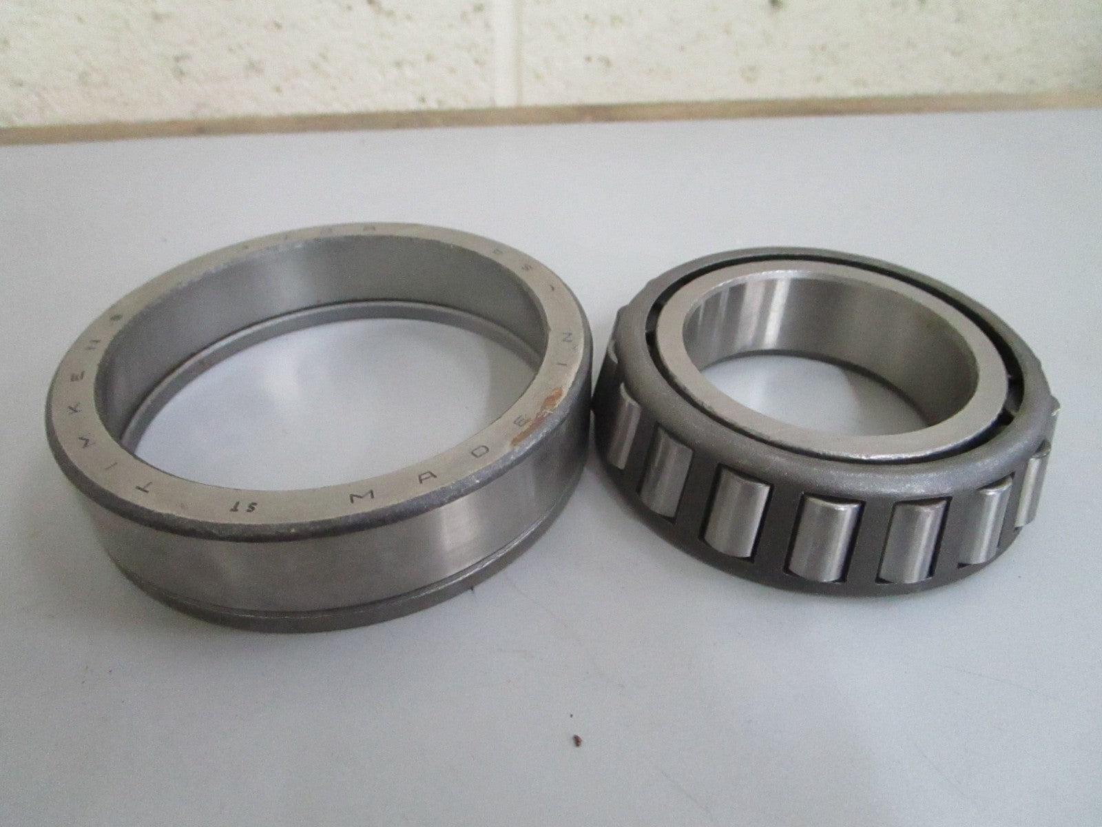 *NEW OEM* 0820 Mercury Quicksilver Roller Bearing Set 31-35988A9