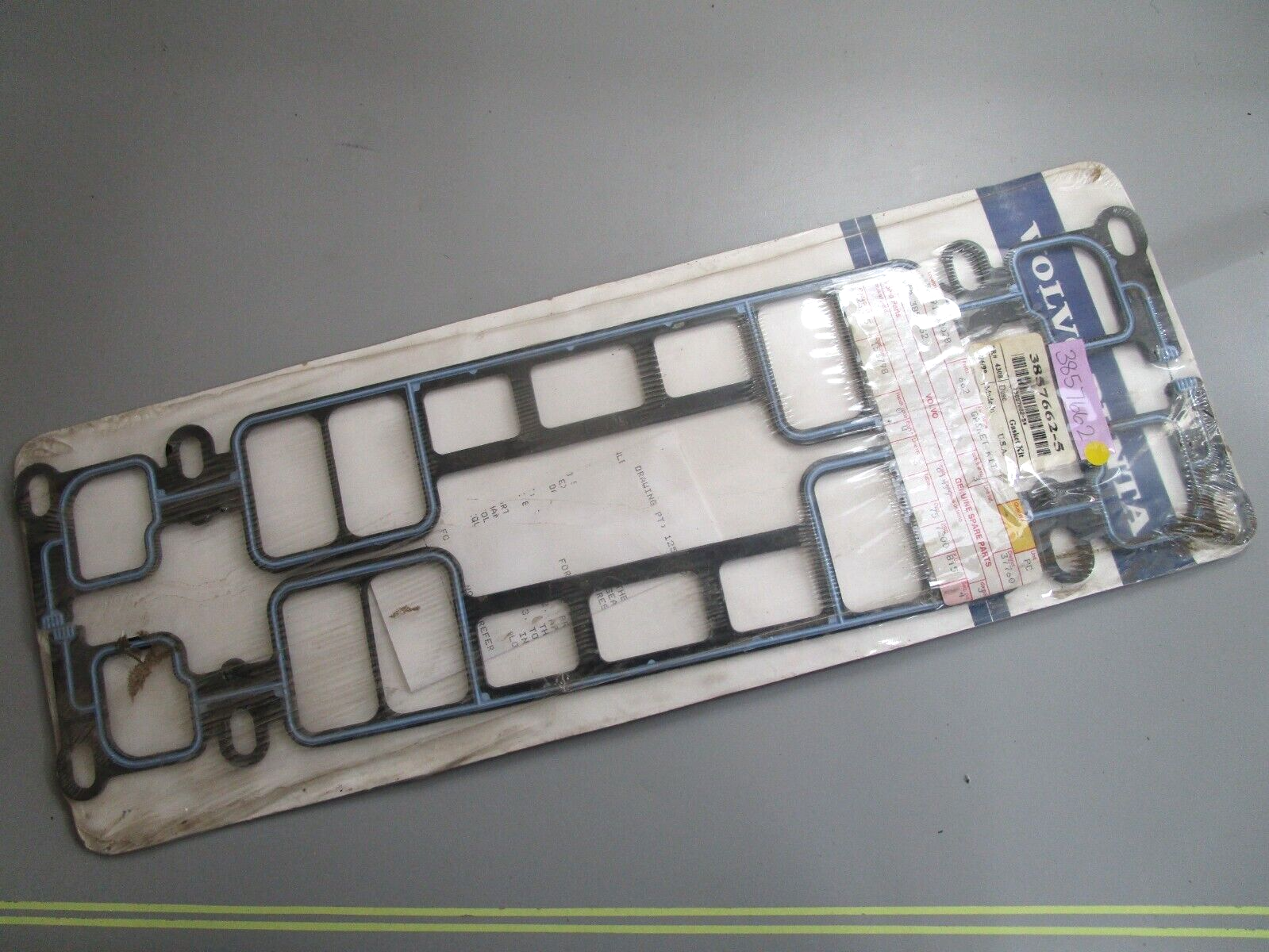 *NEW OEM* 0820 Volvo Penta Gasket Kit 3857662