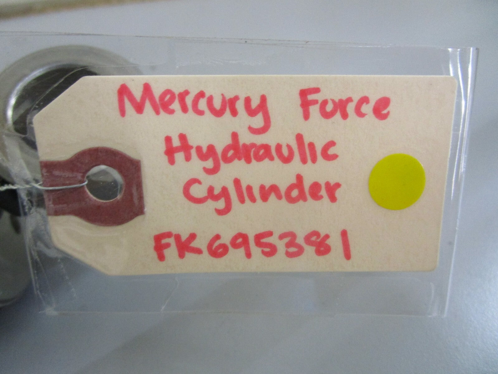 *NEW OEM* 0820 Mercury Force Hydraulic Cylinder FK695381